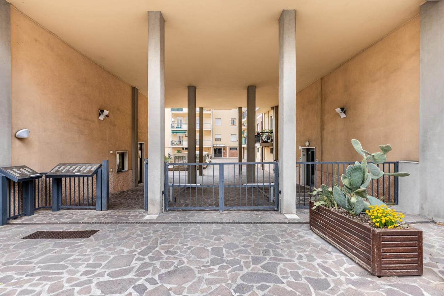 Casa Peppino Verona Apartment ภายนอก รูปภาพ